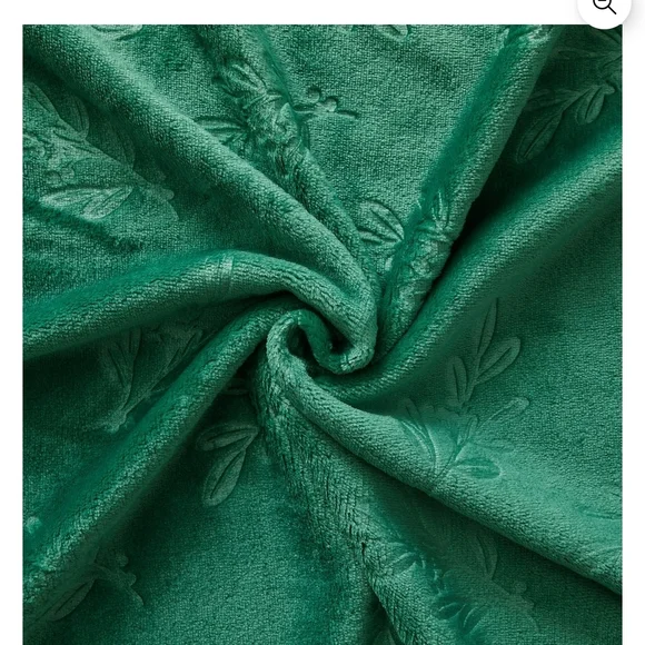 Holiday Time Festive Green Throw Blanket 50x70in Christmas Manta - Picture 3 of 6